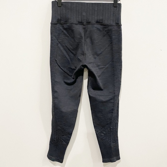 ATHLETA Halasana Seamless 7/8 Tight Size Medium Charcoal Gray - Picture 7 of 10